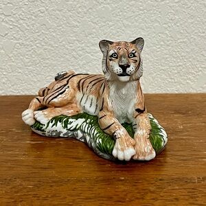 Vintage Royal Heritage China Porcelain Tiger Figurine Hand Painted